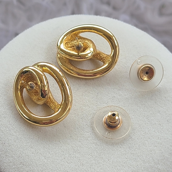 Gorgeous Rare Vintage Dior 14k Gold Post Earrings- Excellent Vintage Condition - Picture 4 of 8